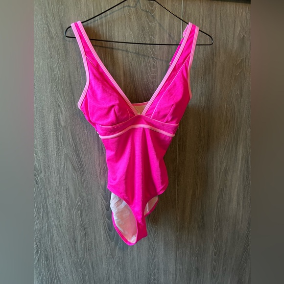 Cupshe Hot Pink Swimsuit - Picture 1 of 4